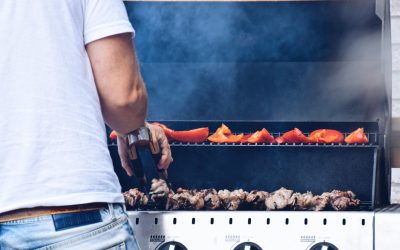 Plancha vs barbecue : petit comparatif des moyens de cuisson préférés de l’été